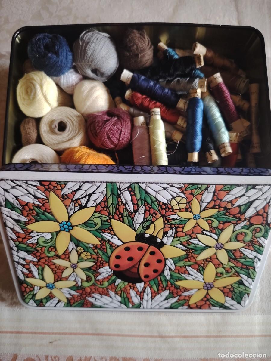Vintage: GRAN COLECCION HILOS ANTIGUOS EN CAJA DE METAL ENTRE 1930/1960