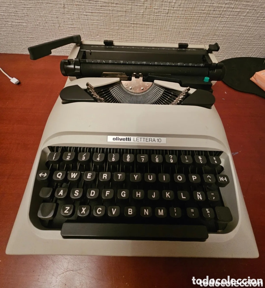 Vintage: Maquina de escribir olivetti - Foto 1