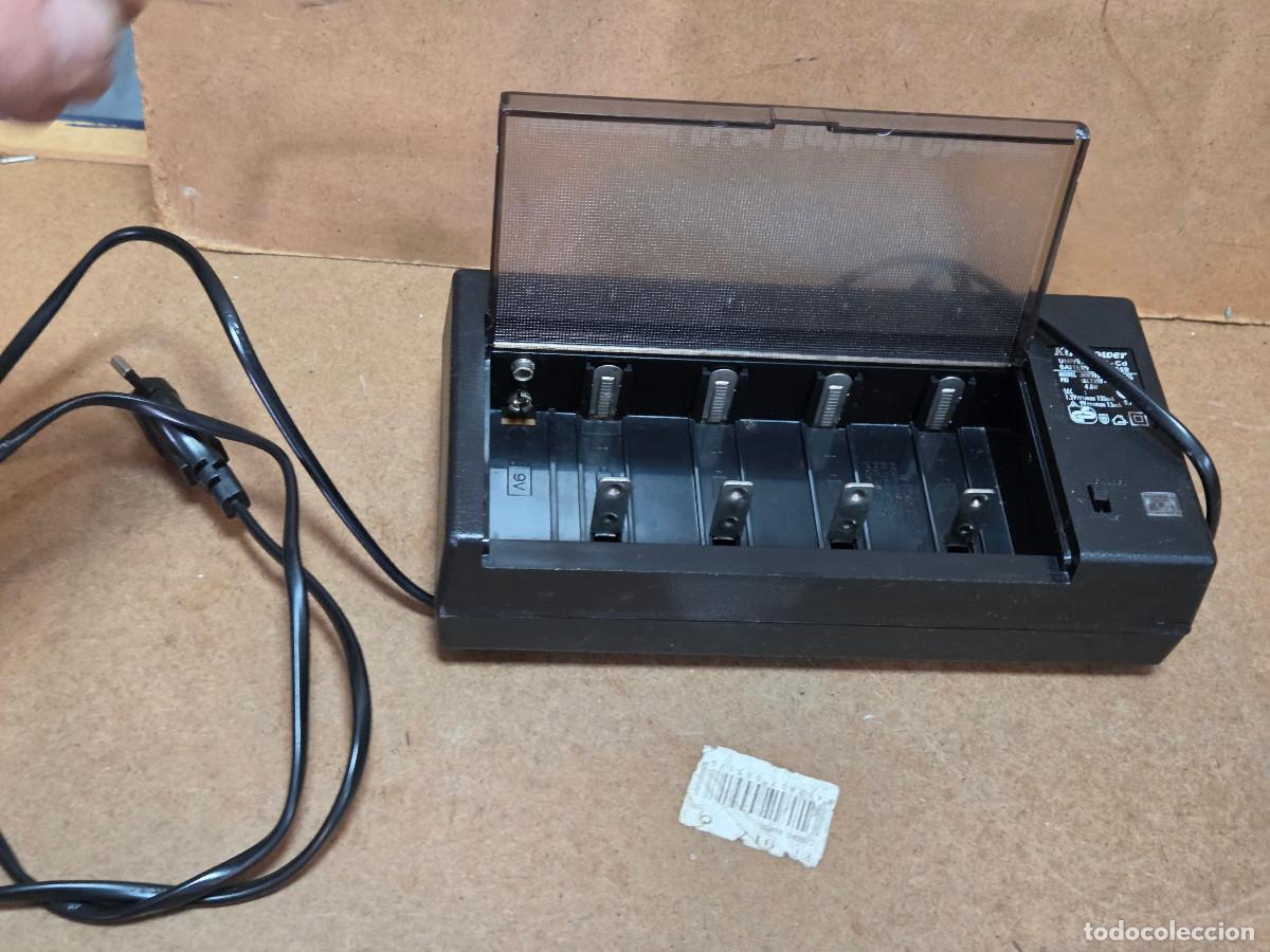Vintage: cargador de pilas diferentes - Foto 1