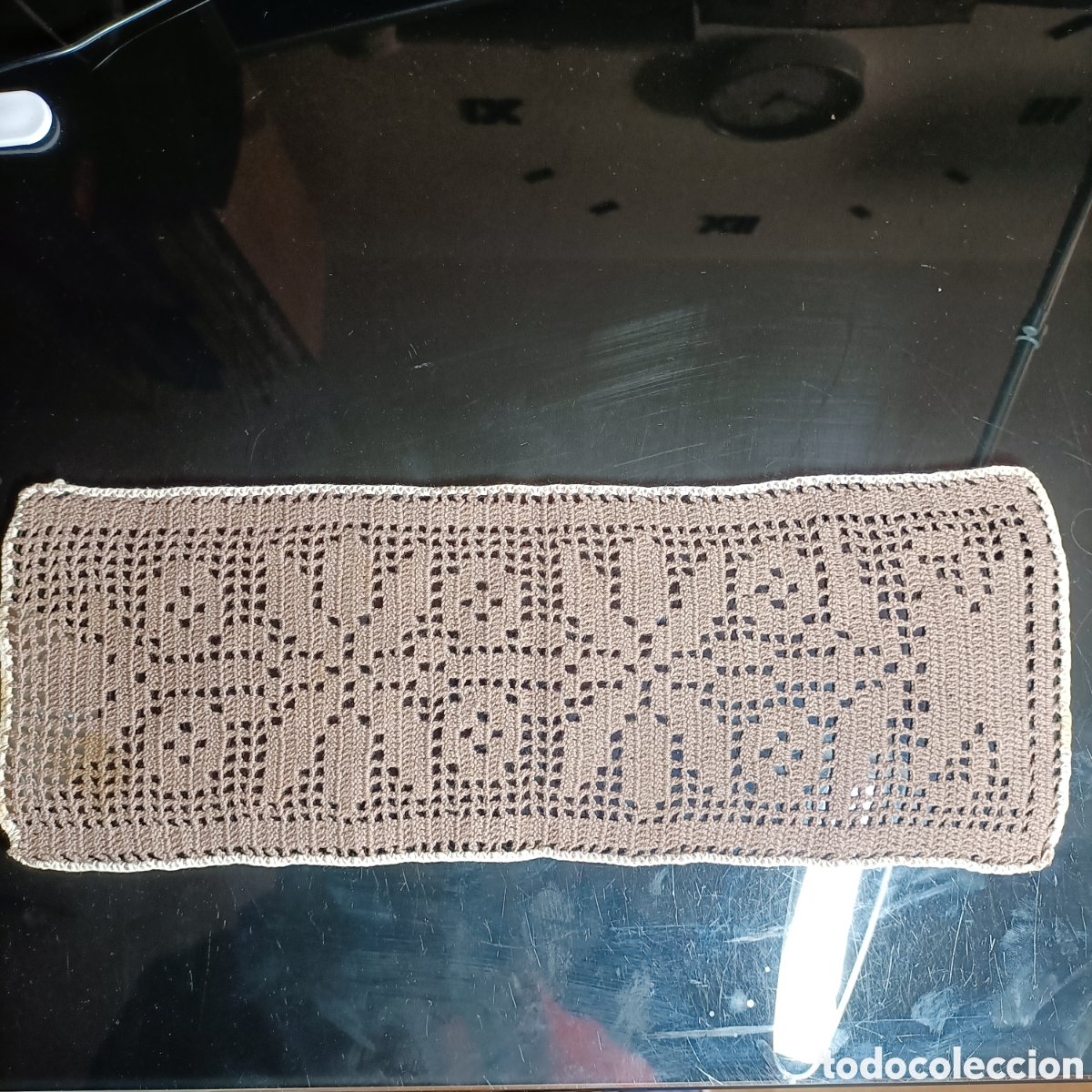 Vintage: BONITO ANTIGUO GANCHILLO COLOR MARR&Oacute;N. 38x13 cm