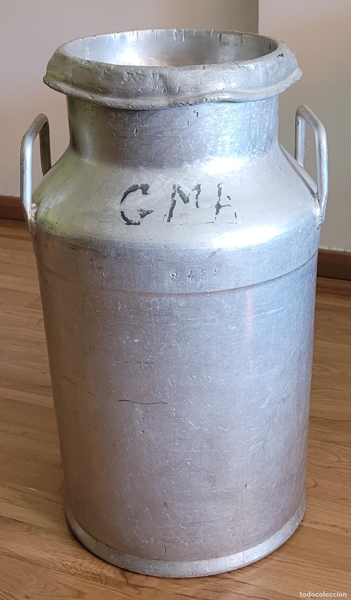 Vintage: C&aacute;ntara de leche grande. 59x33cm y 24cm de boca