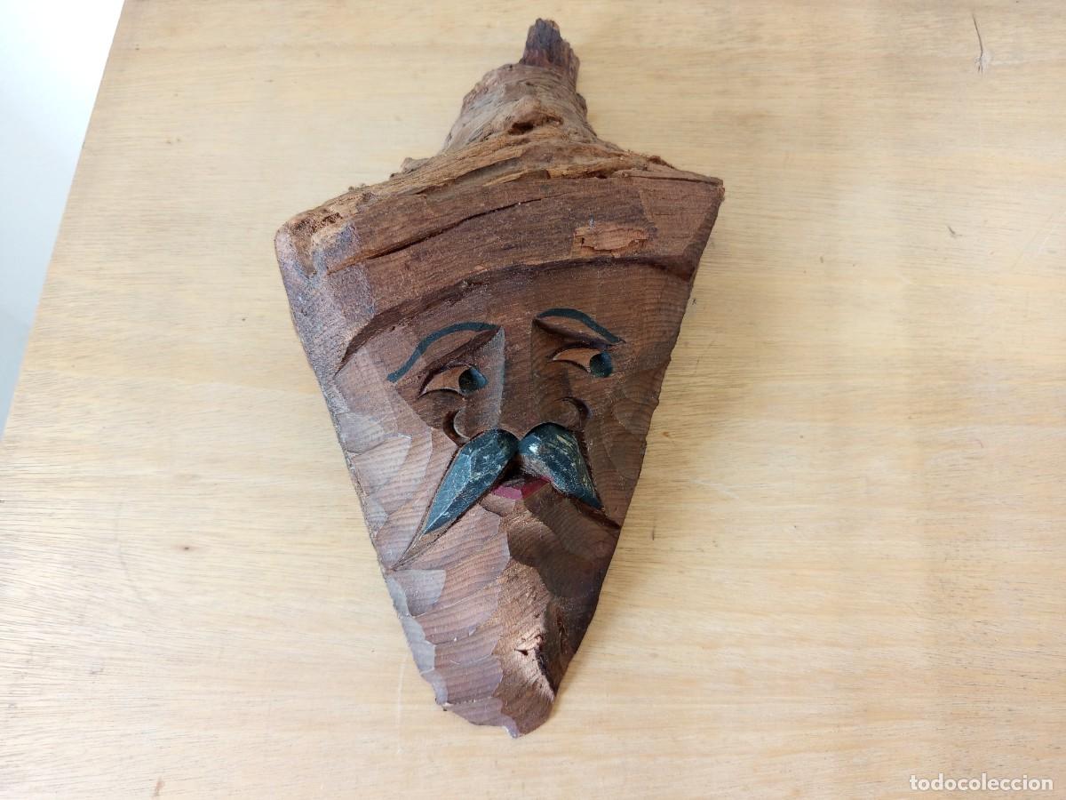 Vintage: Escultura de madera hecha a mano de Alemania. Vintage.