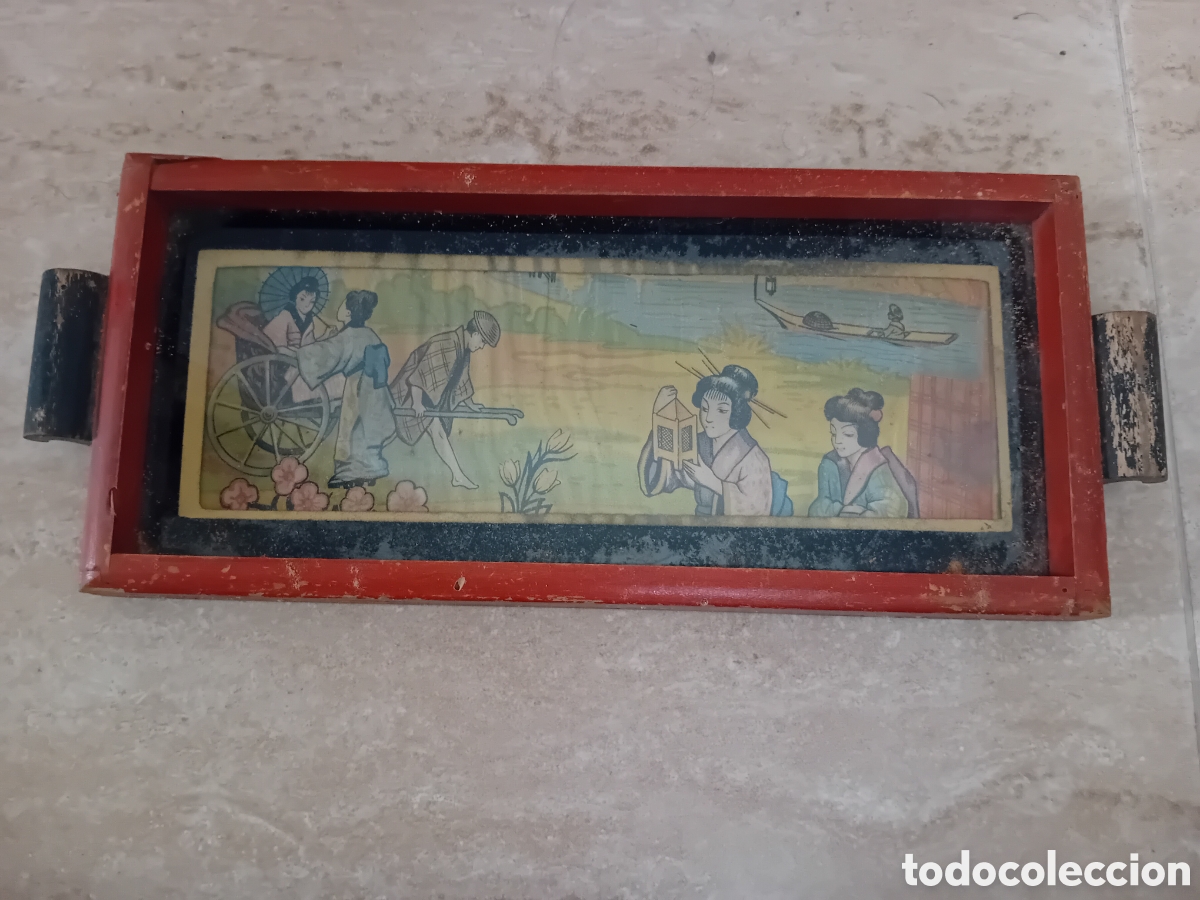 Vintage: Antigua bandeja de madera y cristal con decoraci&oacute;n japonesa