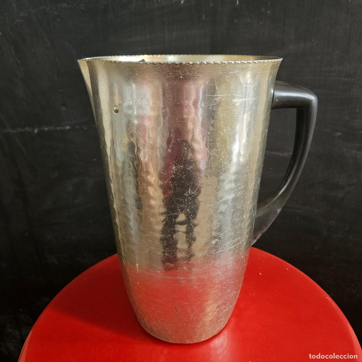 Vintage: Jarra de aluminio plateada y martilleada MMM, Espa&ntilde;a