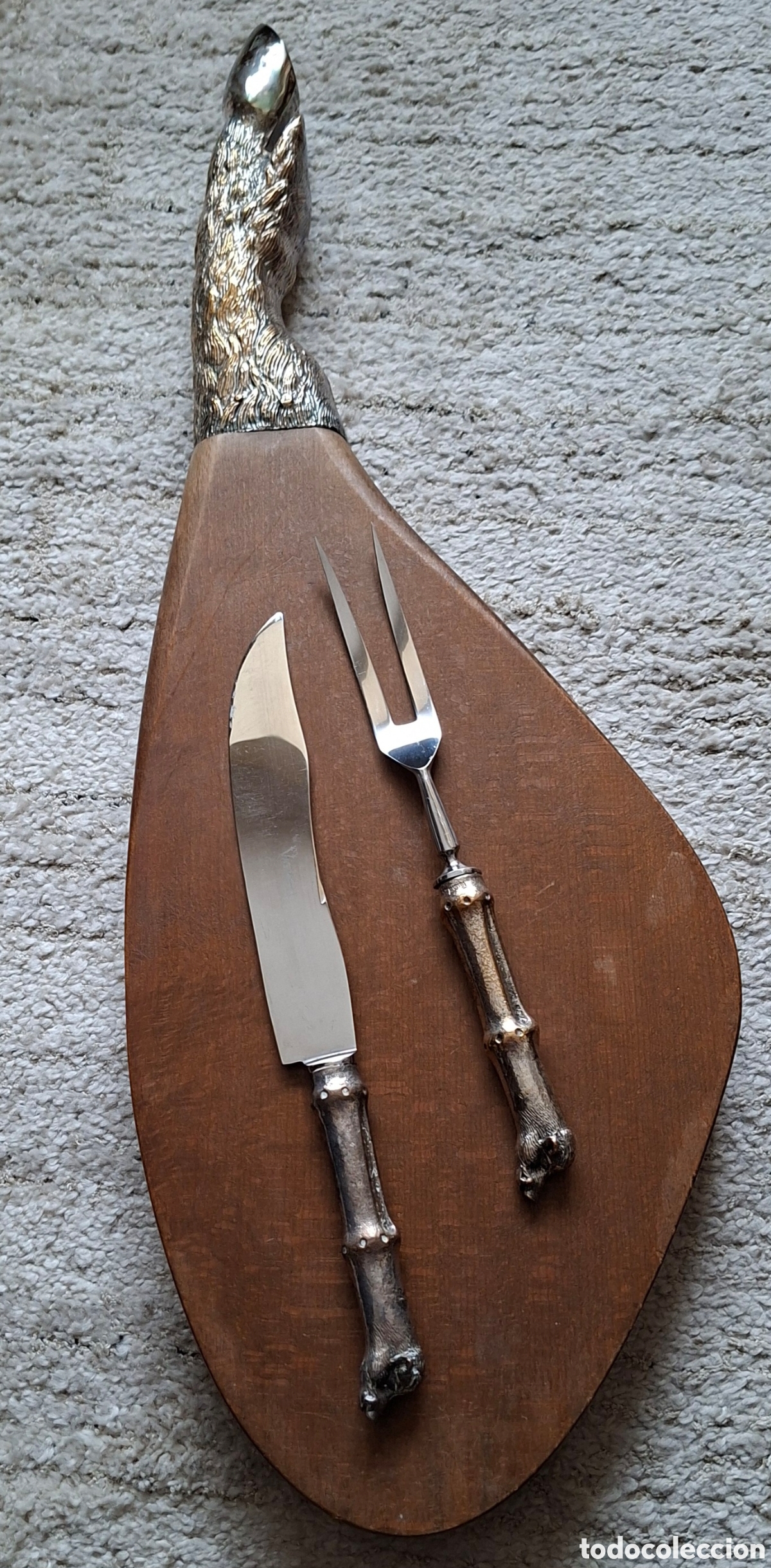 Vintage: Cubiertos para trinchar y tabla de VALENT&Iacute;. Barcelona. A&ntilde;os 60/70