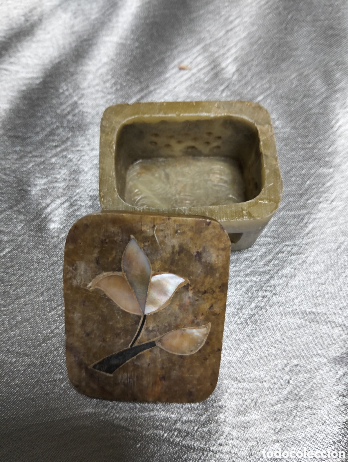 Vintage: Joyero piedra con flor dibujada