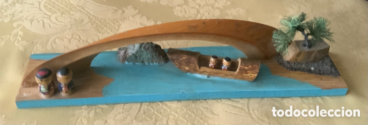 Vintage: ANTIGUAS Y PEQUE&Ntilde;AS KOKESHI NAVEGANDO SOBRE UN R&Iacute;O