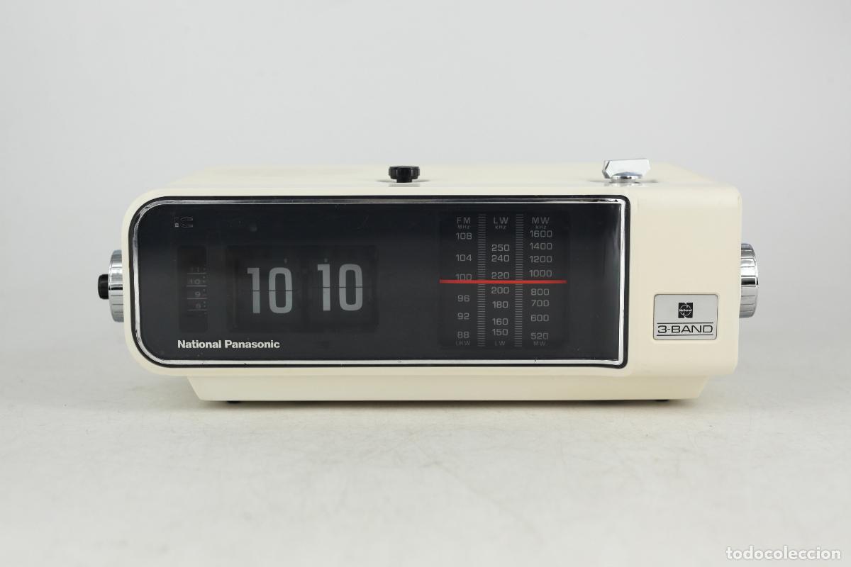 Vintage: radio FM despertador flip clock National Panasonic retro space age blanco vintage Japan a&ntilde;os 70