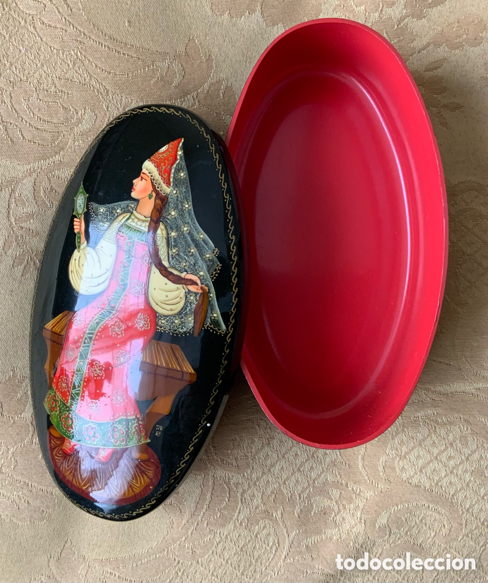 Vintage: CAJA VINTAGE RUSA, DE METAL LACADA ESMALTADA