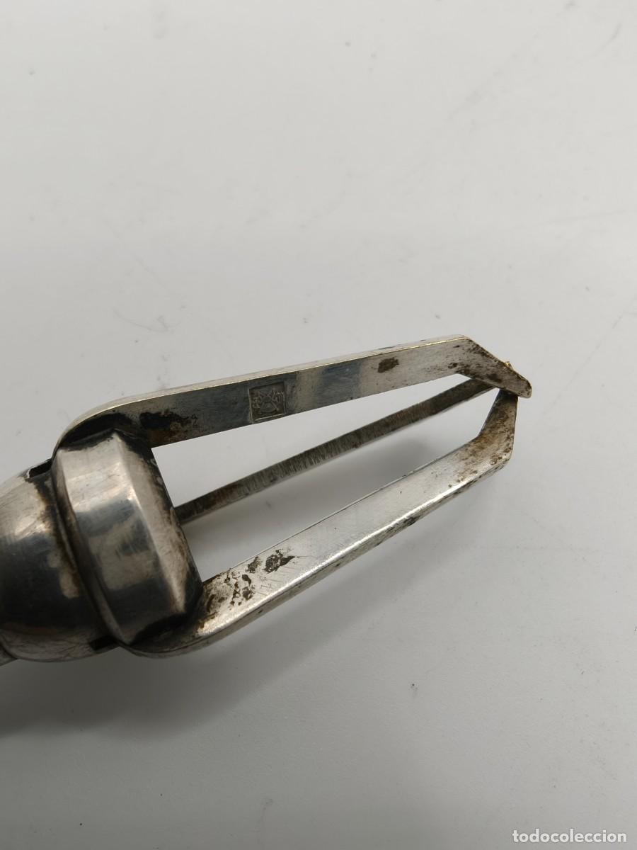 Vintage: Pinza para terrones de azucar con sello como se ve en foto