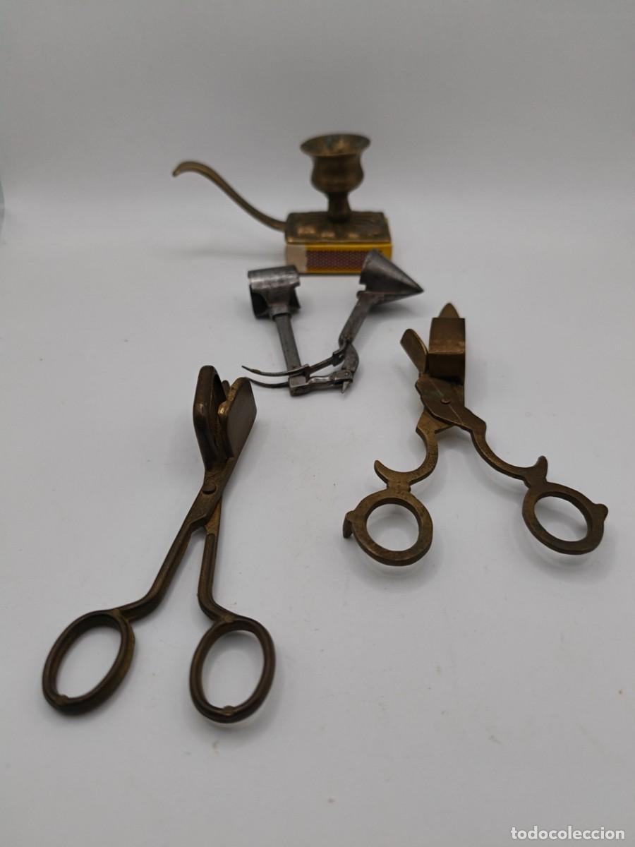 Vintage: Lote de tres apagavelas,dos Espa&ntilde;oles y uno Europeo,y un portavelas.