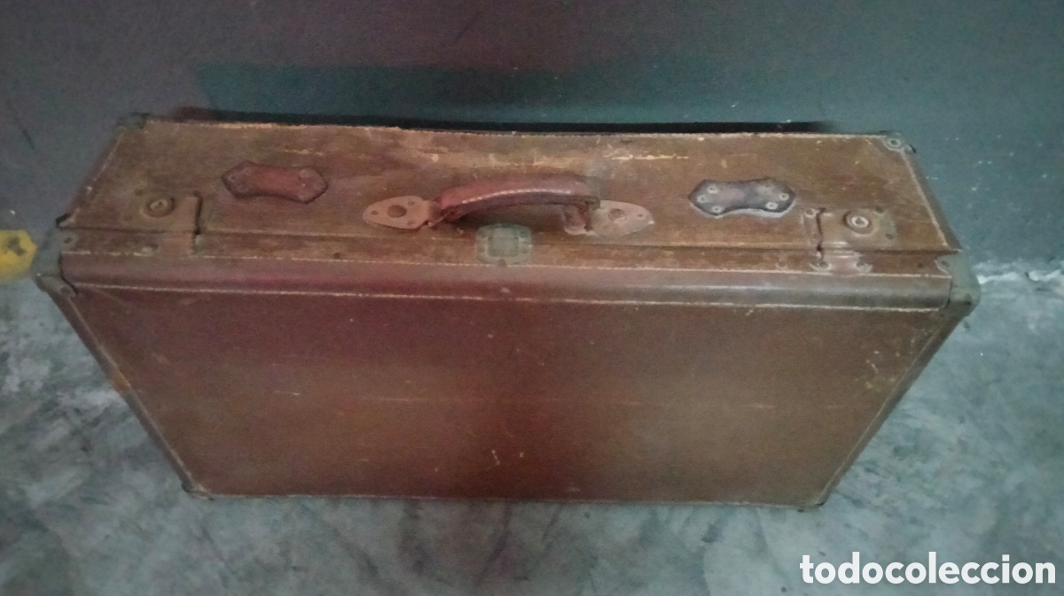 Vintage: Maleta antigua, muy grande. Los cierres funcionan. Vintage