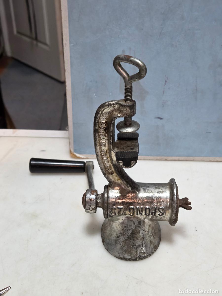Vintage: picadora de carne antigua