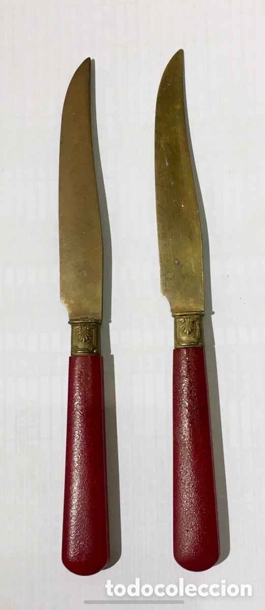 Vintage: Cubiertos. Cuchillos(2). Con mango rojo. Baquelita. Vintage.