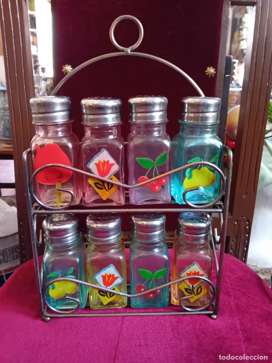 Vintage: Especiero con frascos de cristal y soporte de hierro