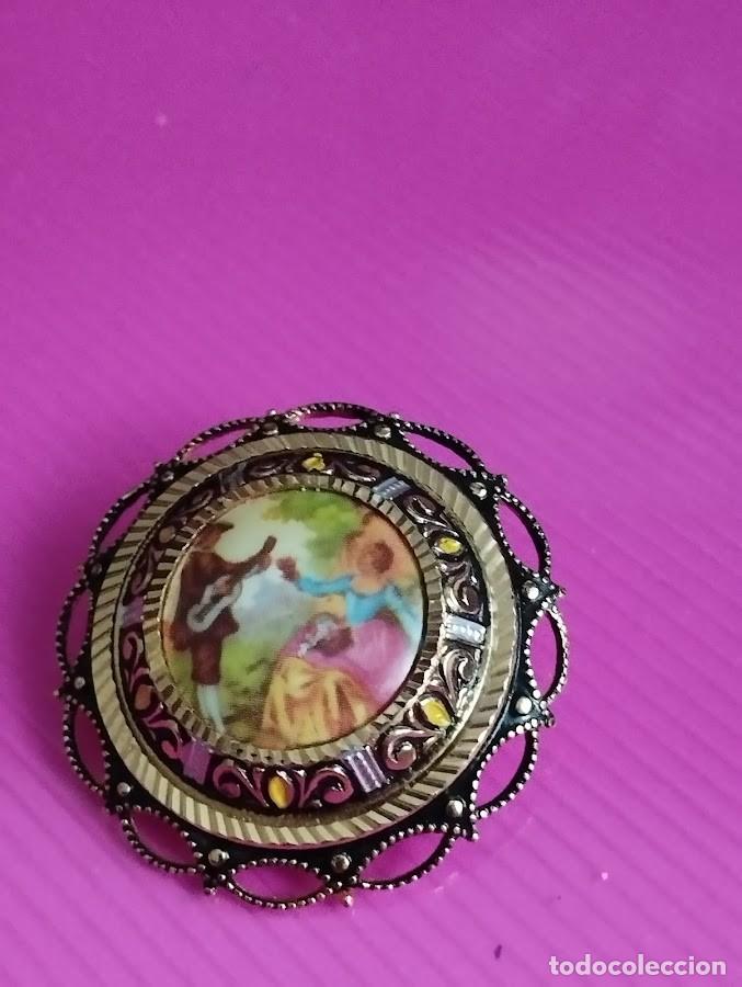 Vintage: Broche Circular A&ntilde;os 60 Pintado