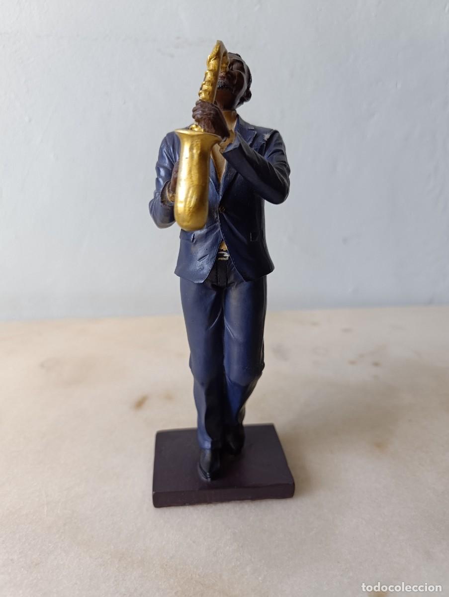 Vintage: Figura de Jazz Saxofonista Estilizado en Resina - 19 cm