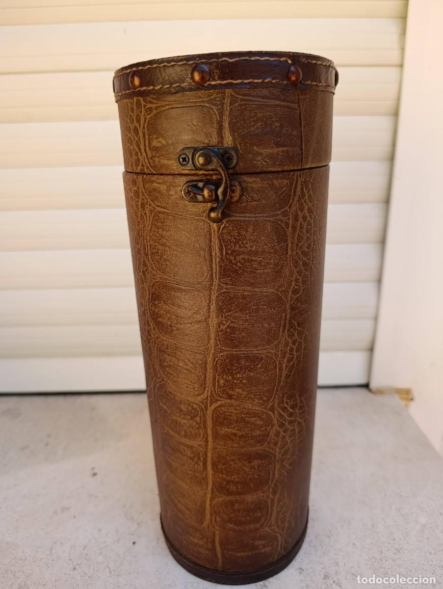 Vintage: Caja cil&iacute;ndrica de madera vintage