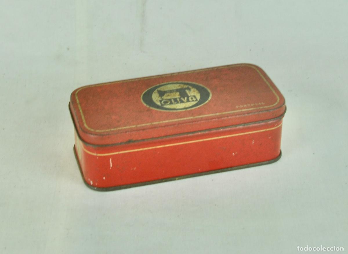 Vintage: Peque&ntilde;a caja met&aacute;lica