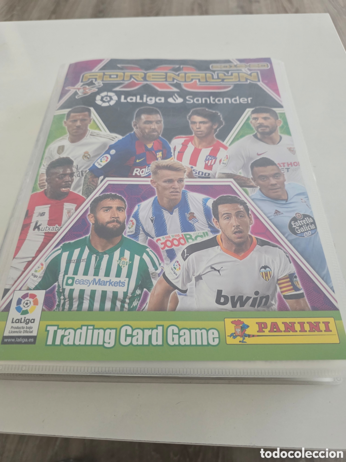 Vintage: Vendo &aacute;lbum de cromos Adrenalyn XL LaLiga. Incluye m&aacute;s de 150 cromos con muchas cartas especiales: