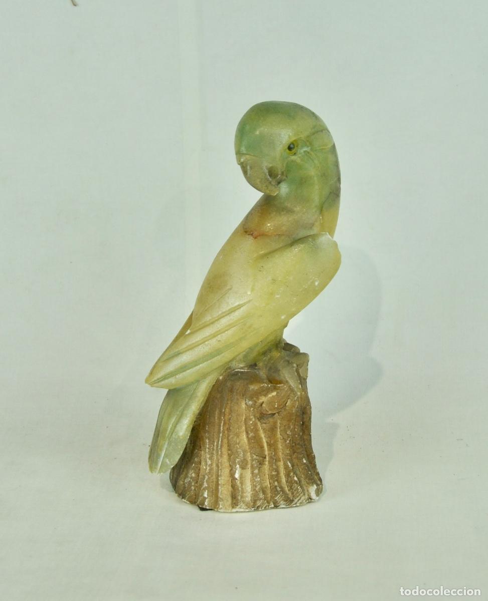 Vintage: Loro en alabastro verde - Foto 1