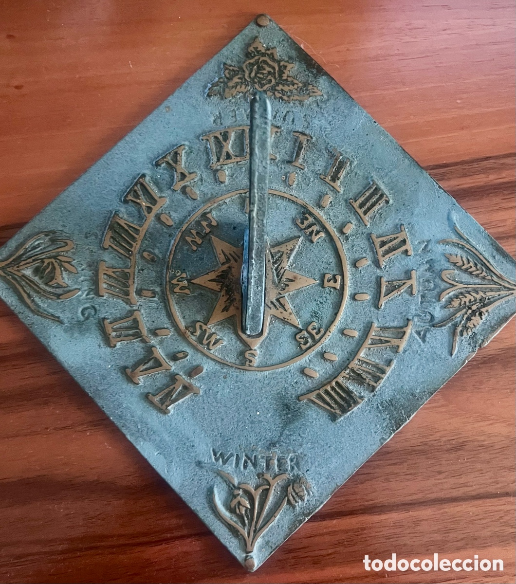 Vintage: Reloj de sol . Bronce . Mural .