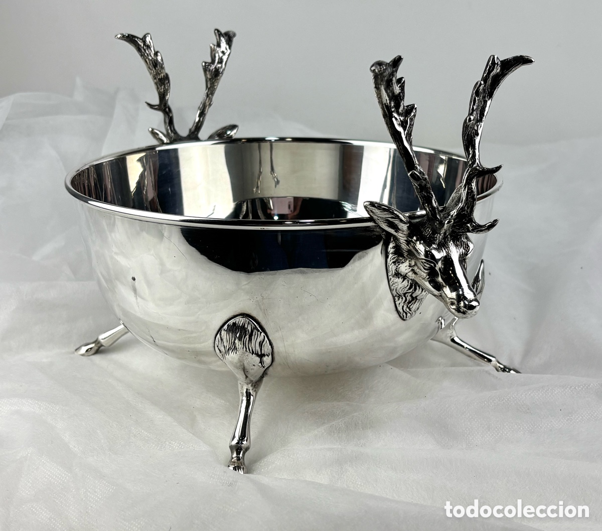Vintage: CENTRO CON CABEZAS Y PATAS DE CIERVO - MUY DECORATIVO