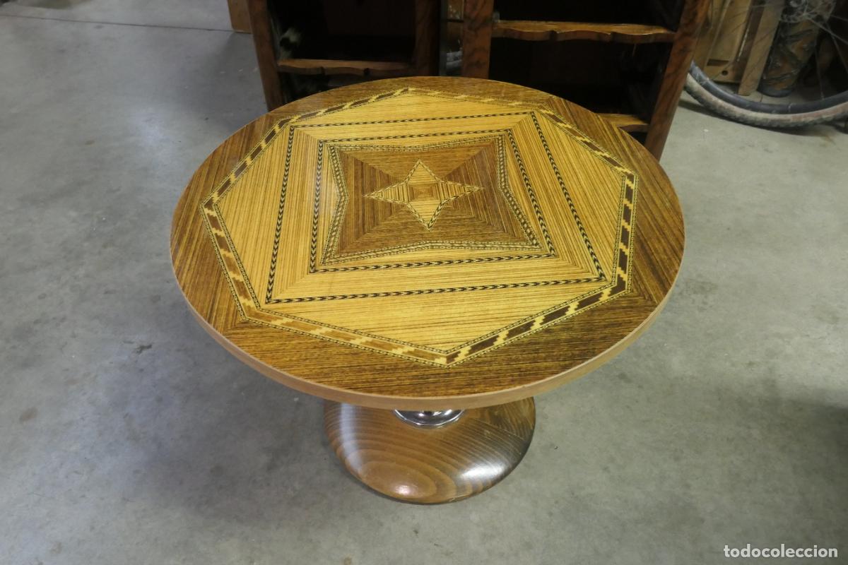 Vintage: Mesa redonda auxiliar, o de centro. Mesa vintage.