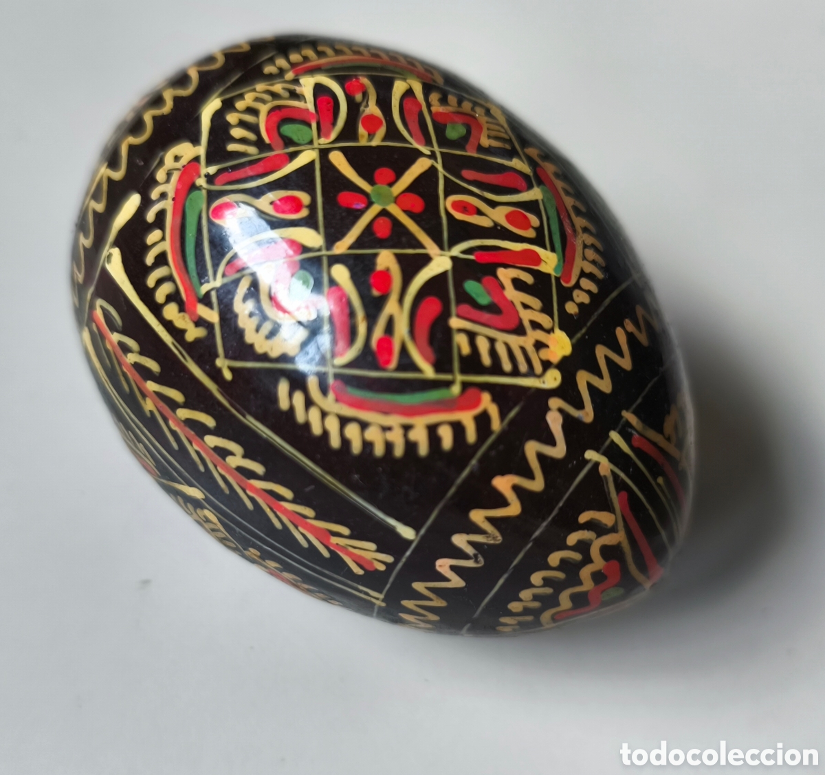 Vintage: Antiguo huevo Pysanka &bull; Ucrania &bull; madera tallada pintada y decorada a mano
