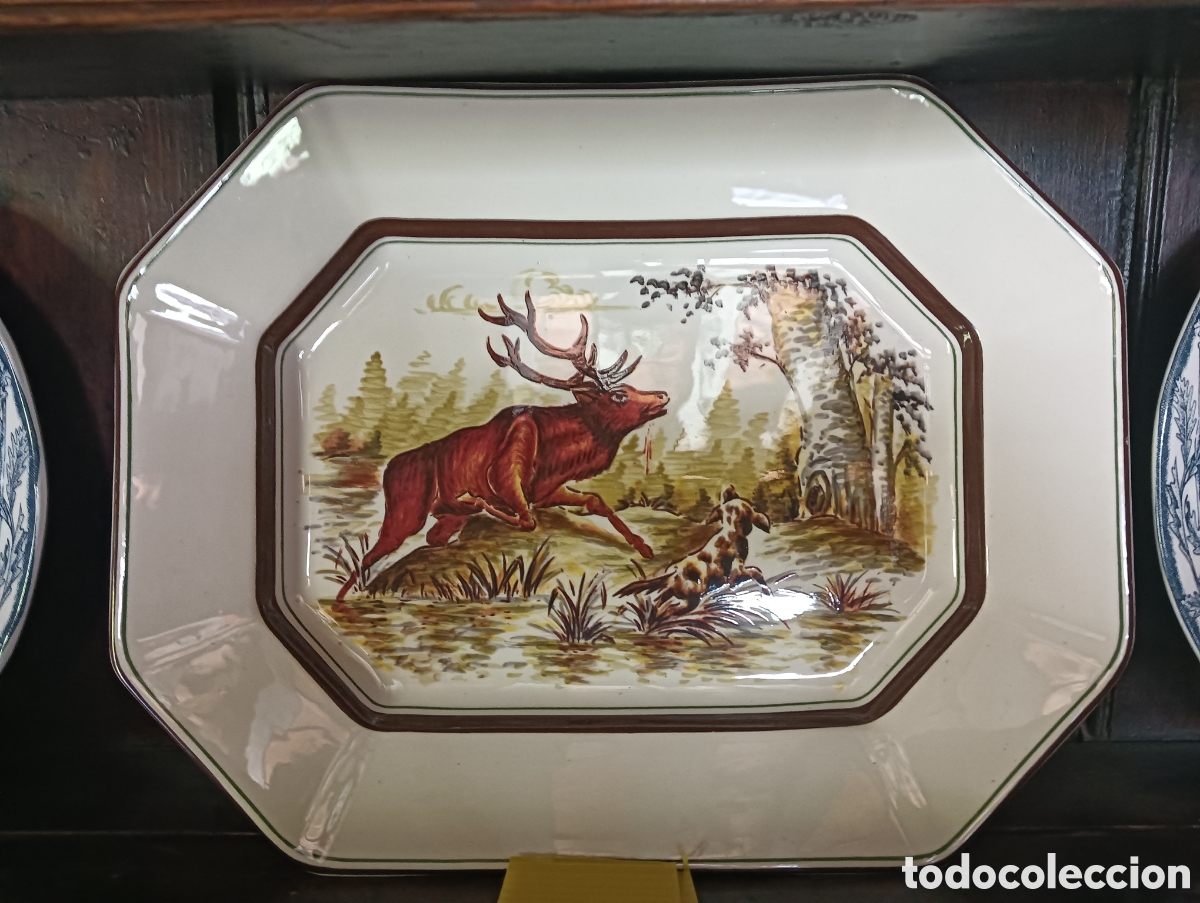 Vintage: Bandeja antigua de la Cartuja de Sevilla con motivos de caza