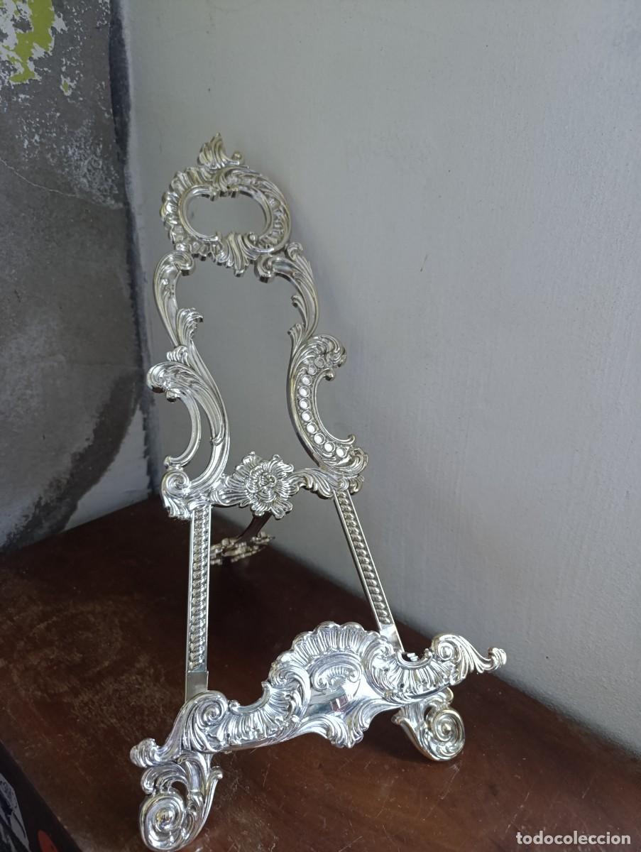 Vintage: Precioso soporte para libros de metal