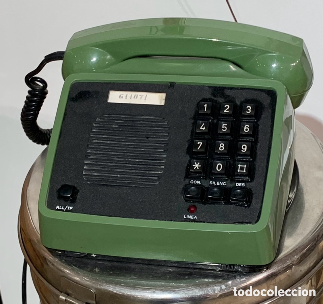 Vintage: Tel&eacute;fono de Centralita. Baquelita verde. Amper. A&ntilde;os 80.