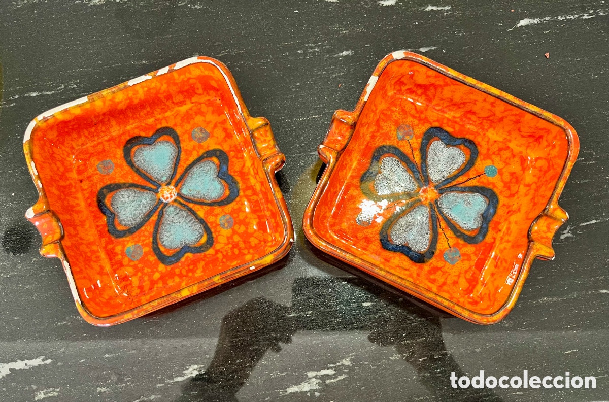 Vintage: Dos ceniceros Vintage de cer&aacute;mica Cases Valencia con dise&ntilde;o de tr&eacute;bol