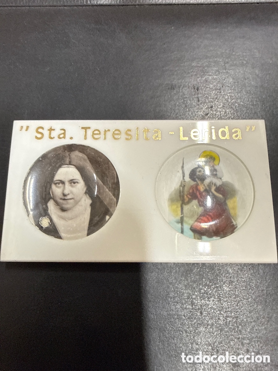 Vintage: Placa Religiosa Vintage Doble &ndash; Santa Teresita del Ni&ntilde;o Jes&uacute;s y San Crist&oacute;bal &ndash; Adhesivo Antiguo.