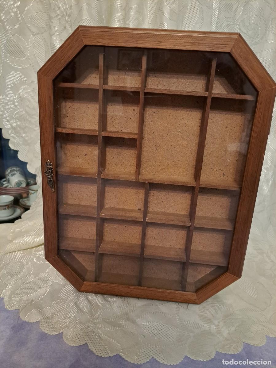 Vintage: Vitrina expositor de miniaturas de madera de roble. - Foto 2