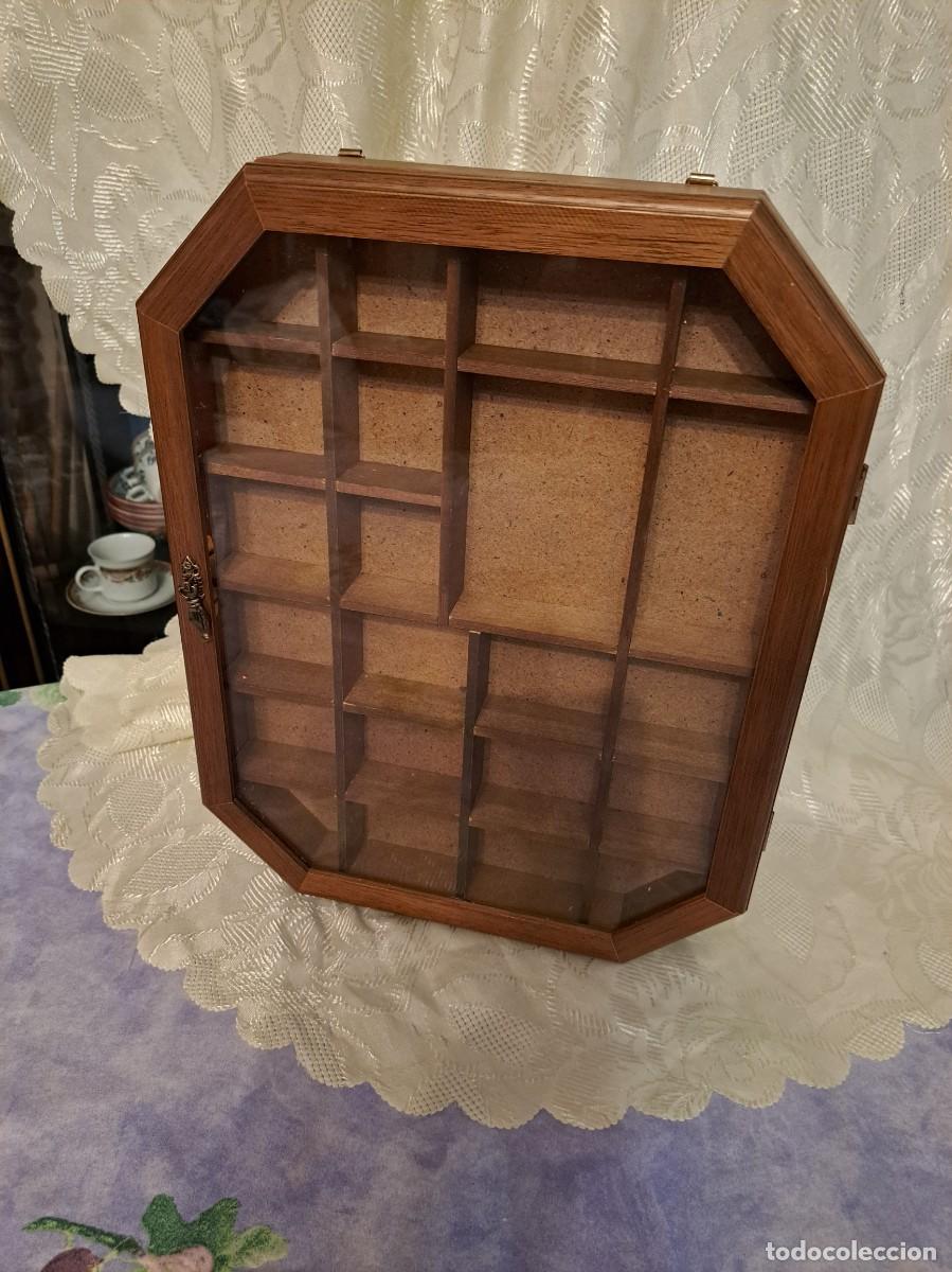 Vintage: Vitrina expositor de miniaturas de madera de roble. - Foto 3