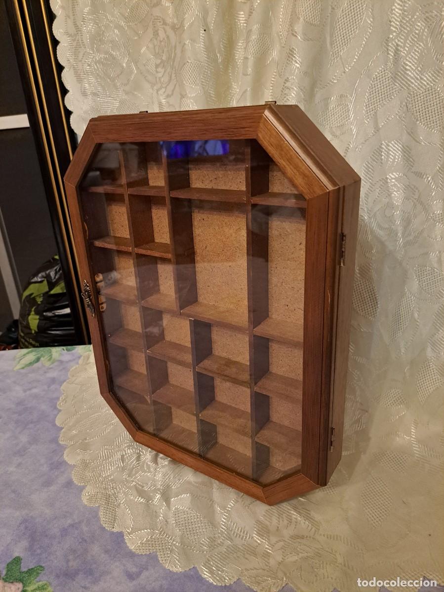 Vintage: Vitrina expositor de miniaturas de madera de roble. - Foto 4