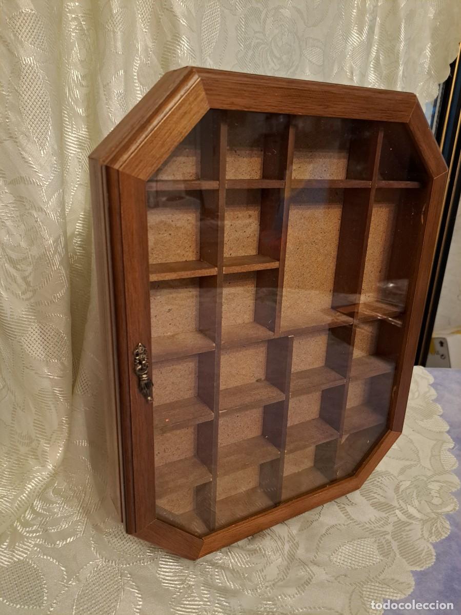 Vintage: Vitrina expositor de miniaturas de madera de roble. - Foto 5