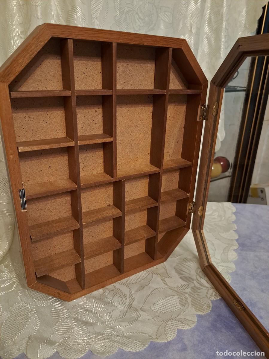 Vintage: Vitrina expositor de miniaturas de madera de roble. - Foto 7