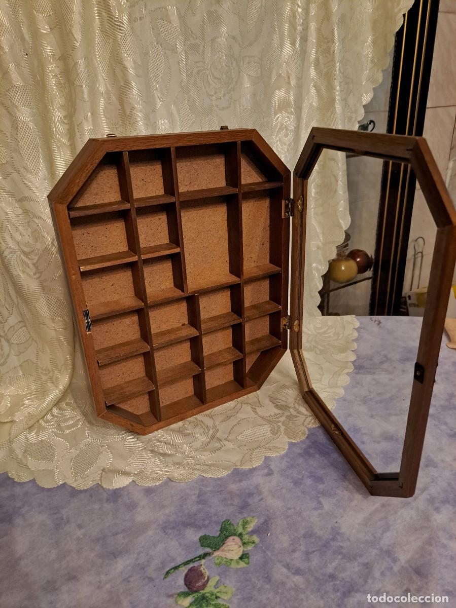 Vintage: Vitrina expositor de miniaturas de madera de roble. - Foto 8