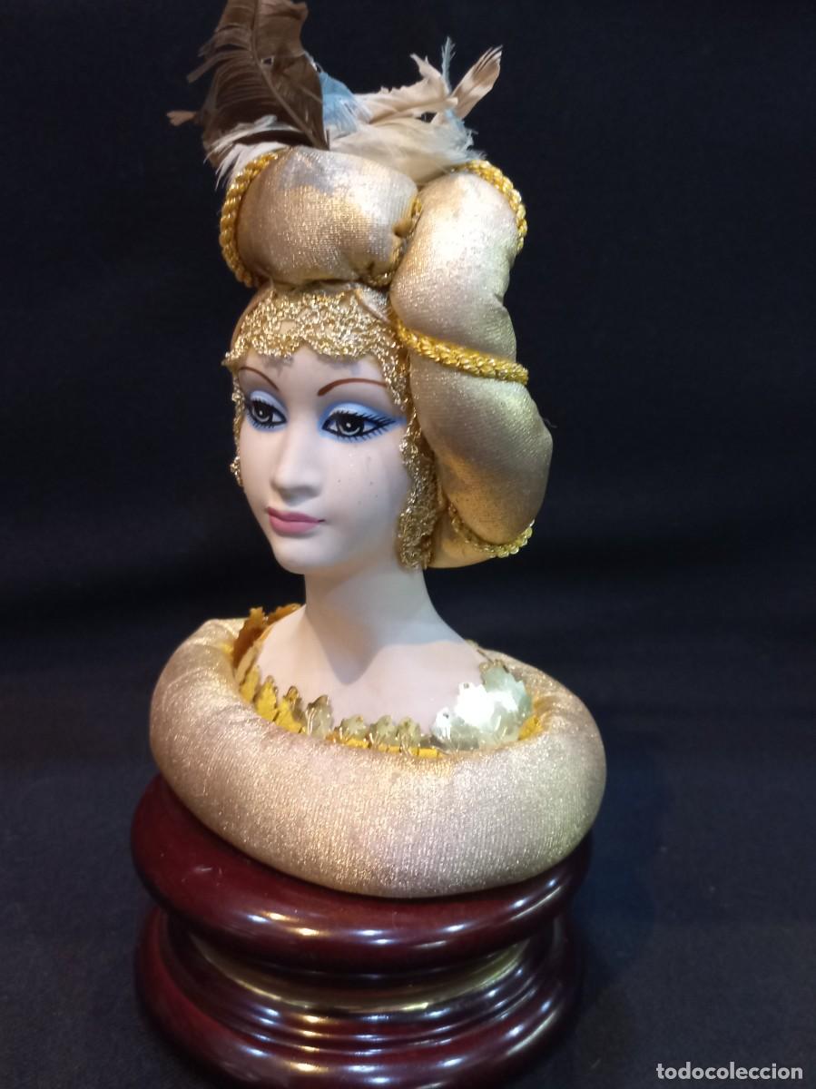 Vintage: BUSTO &uml;MAR&Iacute;N&uml; BELDAD DORADO peana madera