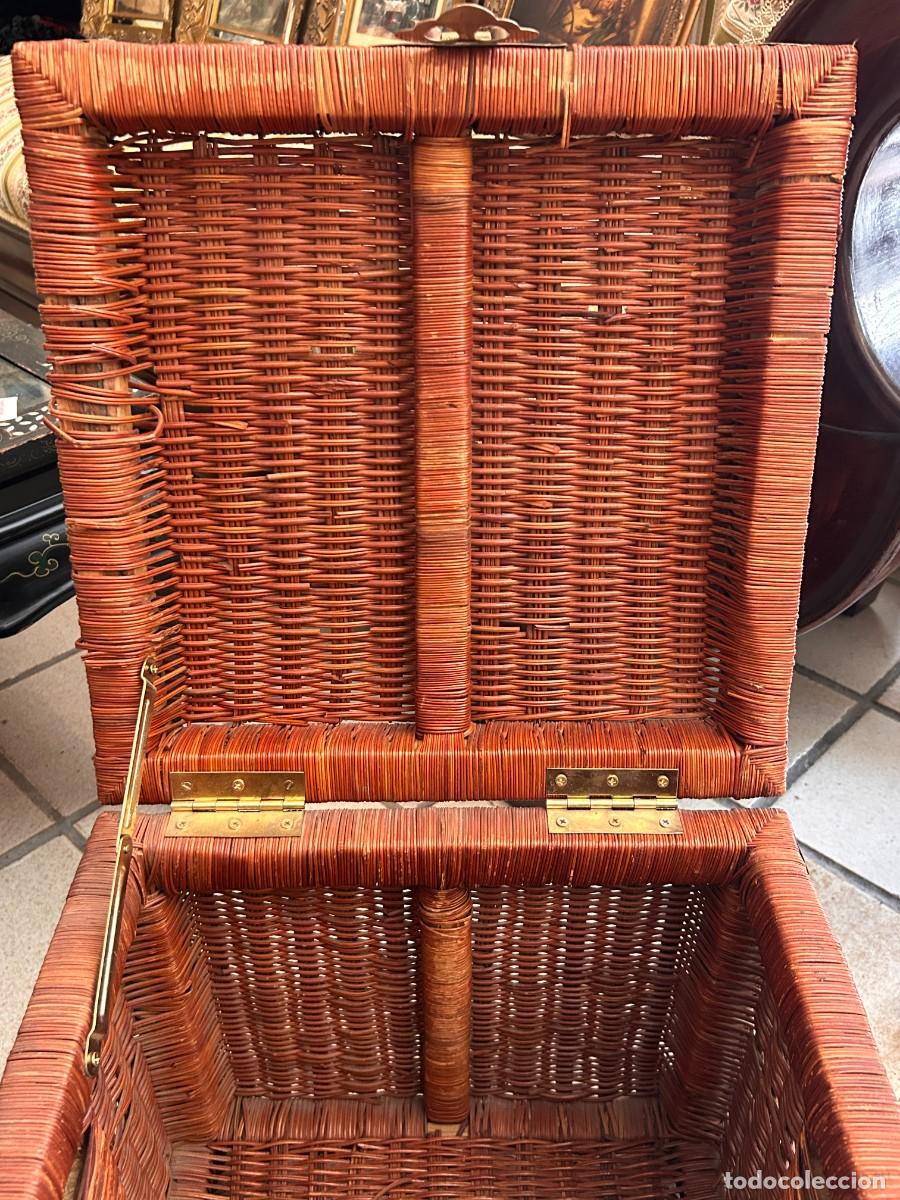 Vintage: Cofre ba&uacute;l de rat&aacute;n. - Foto 8