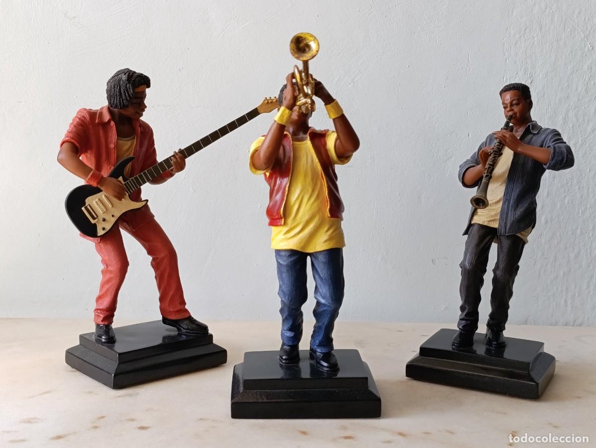 Vintage: Gran Lote 3 Figuras Jazz Contempor&aacute;neo en Resina: Bajista, Trompeta y Clarinete 28 cm