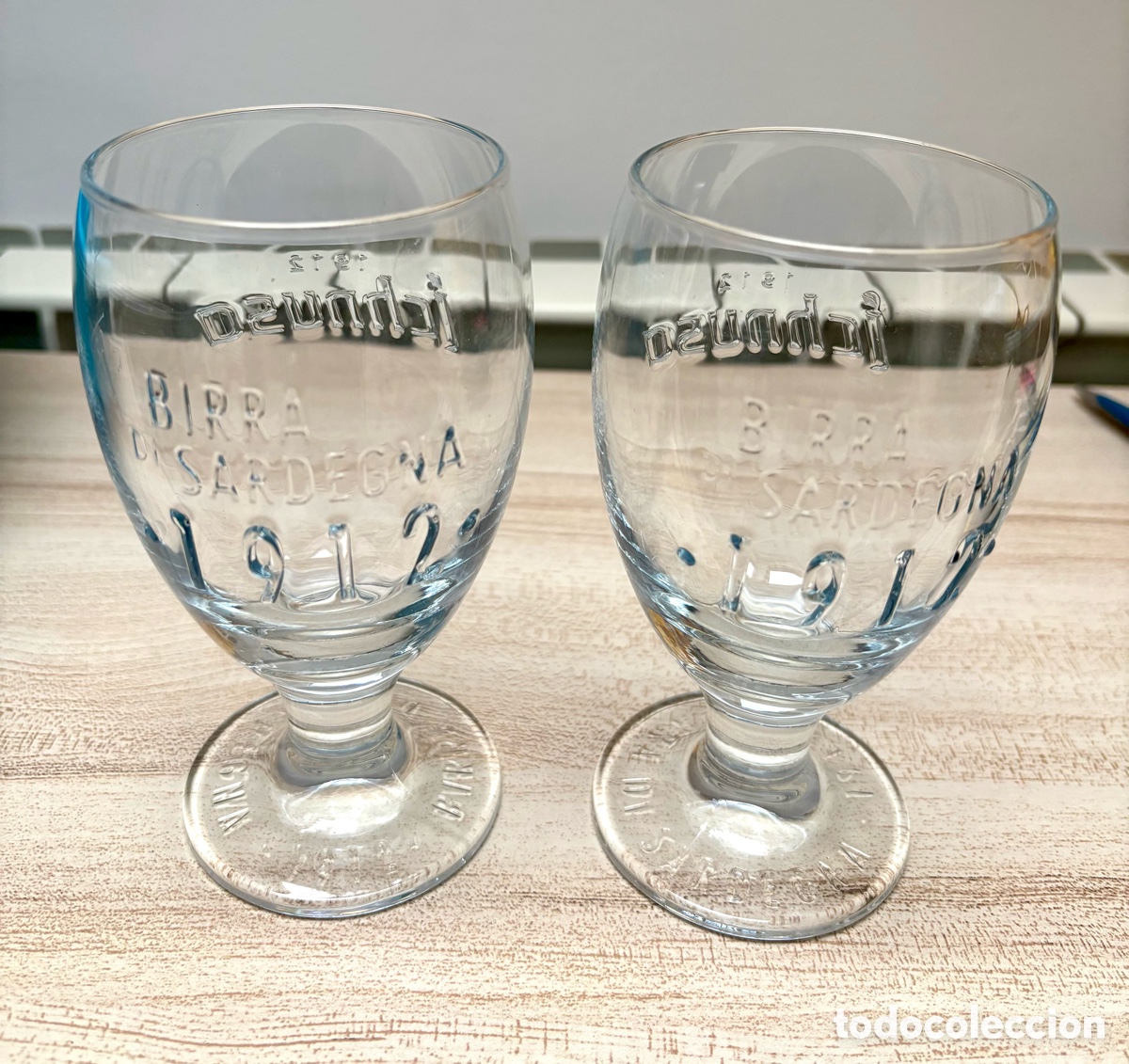 Vintage: Pareja de Copas de Cerveza Ichnusa &rdquo;Birra di Sardegna 1912&rdquo; - Edici&oacute;n Especial Relieve