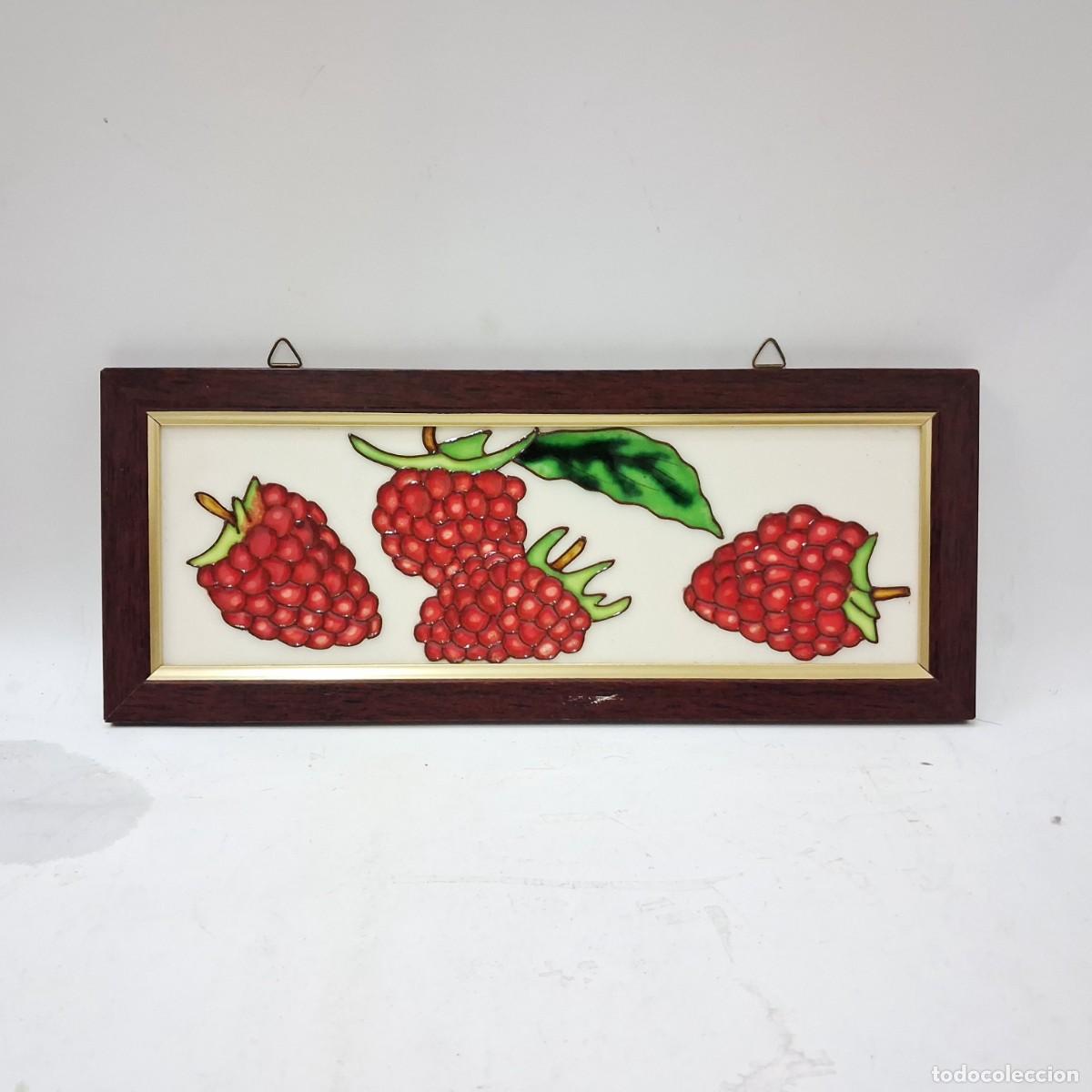 Vintage: Placa de Pared Vintage de Cer&aacute;mica con Frambuesas &ndash; Marco de Madera &ndash; 33,5 cm &ndash; Decoraci&oacute;n de Cocina