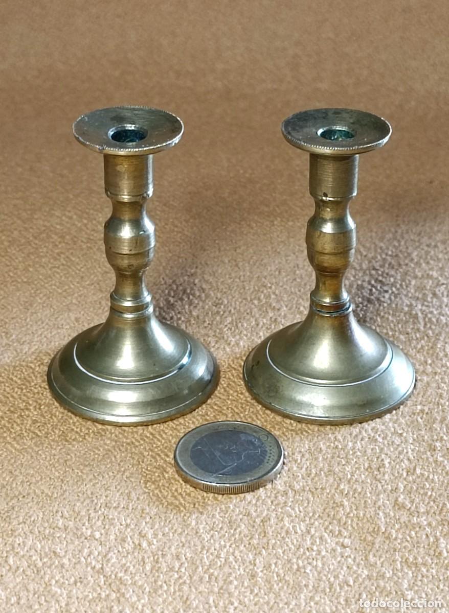 Vintage: Pareja de peque&ntilde;os candelabros de bronce - Foto 4