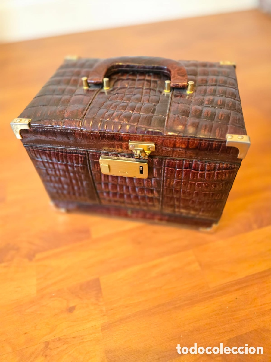Vintage: Neceser de viaje de piel de cocodrilo aut&eacute;ntica