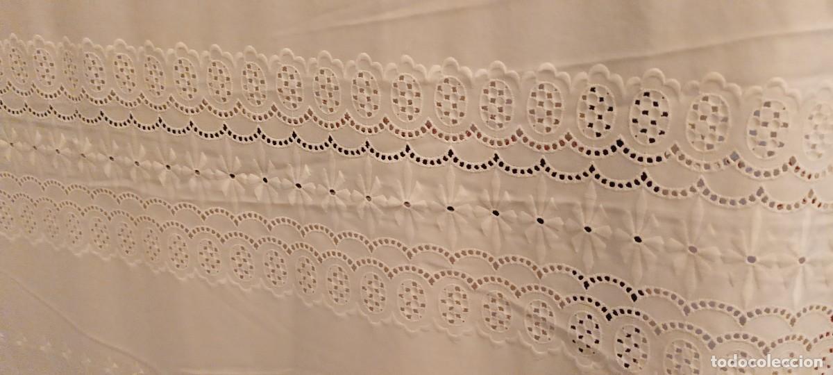 Vintage: Colcha tira bordado suizo vintage