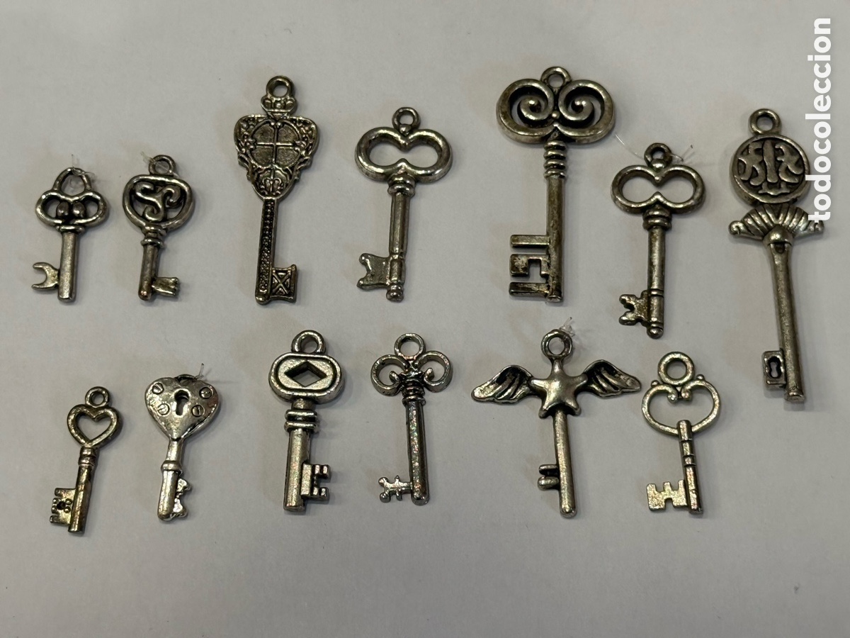 Vintage: Lote de 13 llaves pequeńo tamańo para hacer collares