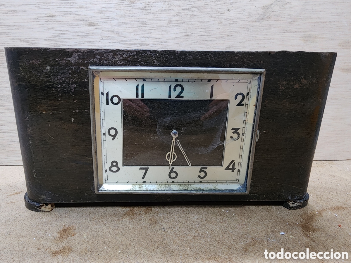 Vintage: Reloj de madera antiguo